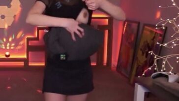 alinity boob flash epgffa
