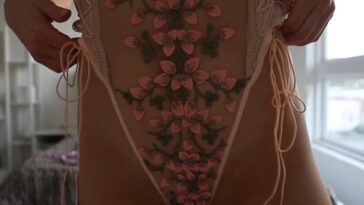caroline zalog flower lingerie haul video leaked hbfzgy
